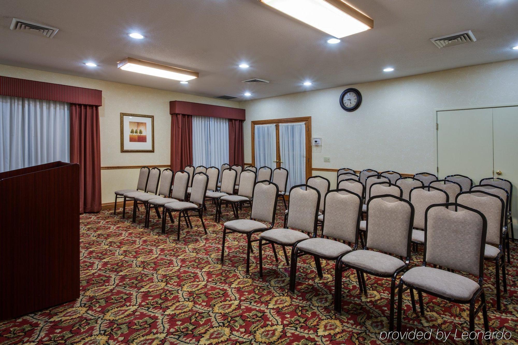 Holiday Inn Express & Suites Chicago - Matteson By Ihg Business foto